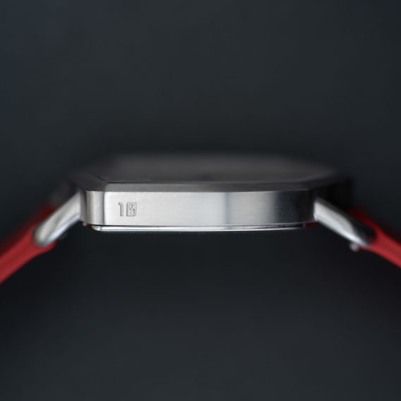 Side view white reverso